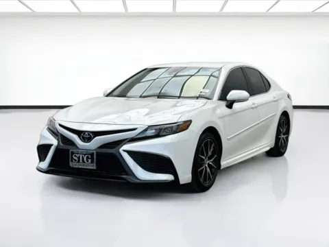 White 2024 Toyota Camry SE for sale in Bellflower, CA
