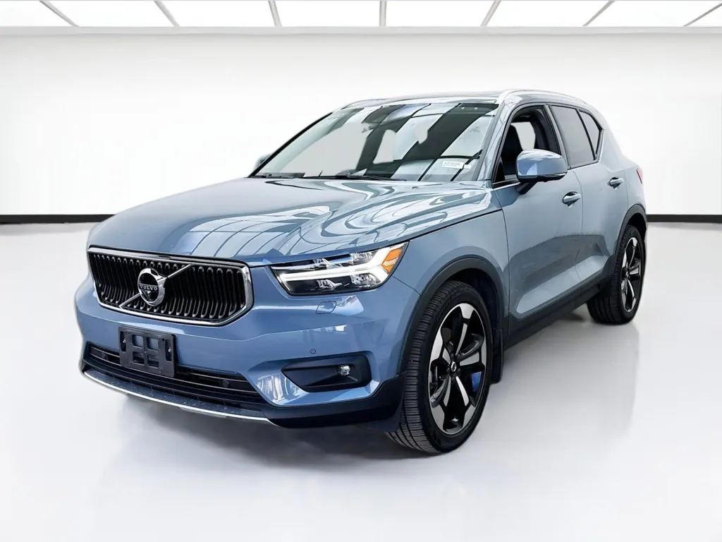 Used 2021 Volvo XC40 Momentum for sale in Bellflower, CA at STG