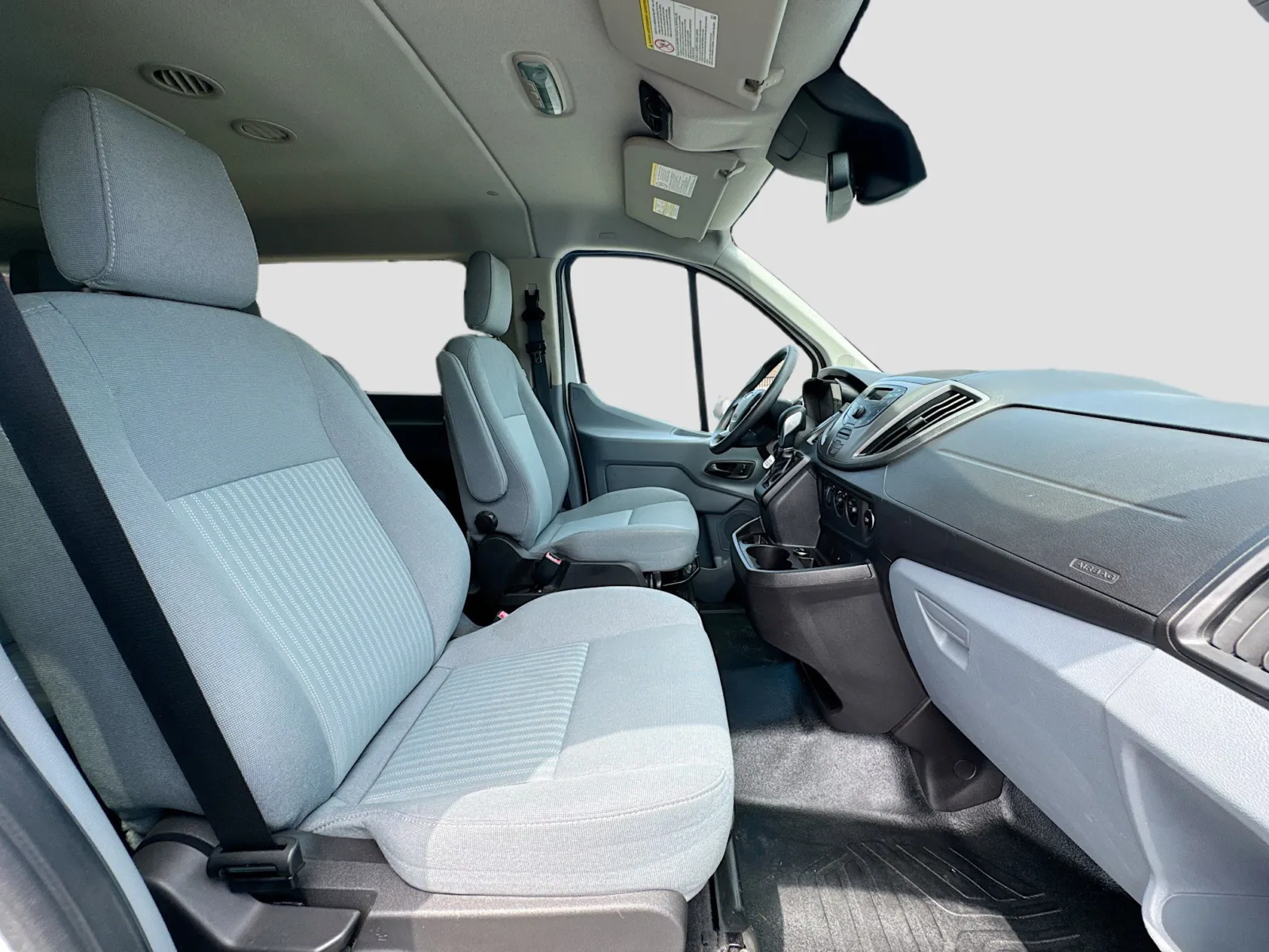 2015 Ford Transit XL - Photo 11