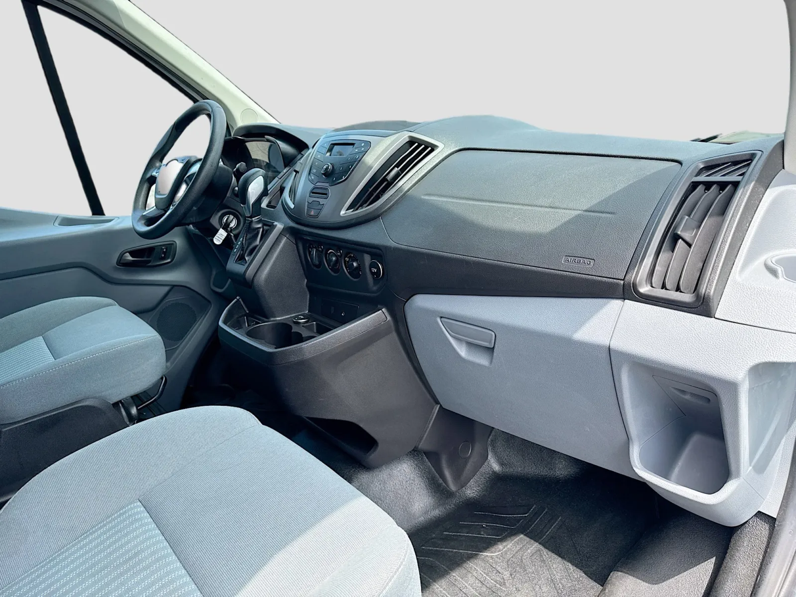 2015 Ford Transit XL - Photo 6