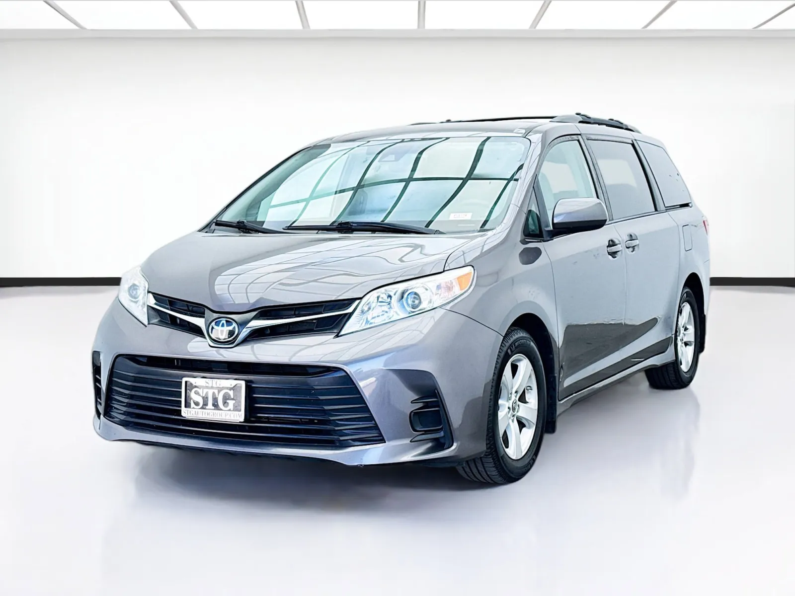 Gray 2020 Toyota Sienna LE for sale in Bellflower, CA