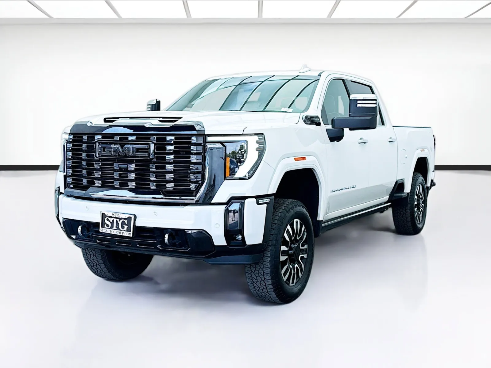 White 2024 GMC Sierra 2500HD Denali Ultimate for sale in Bellflower, CA