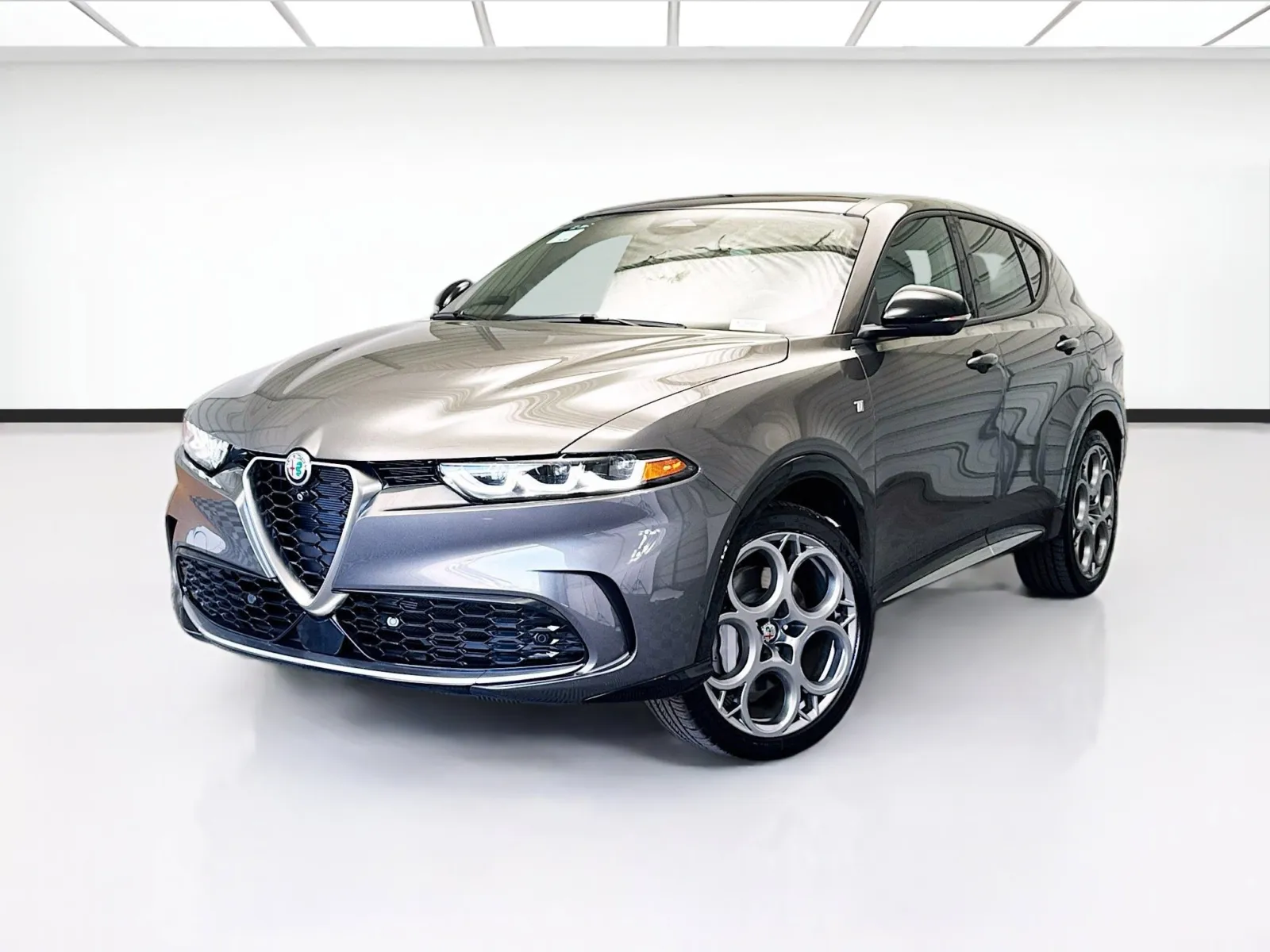 Gray 2024 Alfa Romeo Tonale Ti for sale in Bellflower, CA