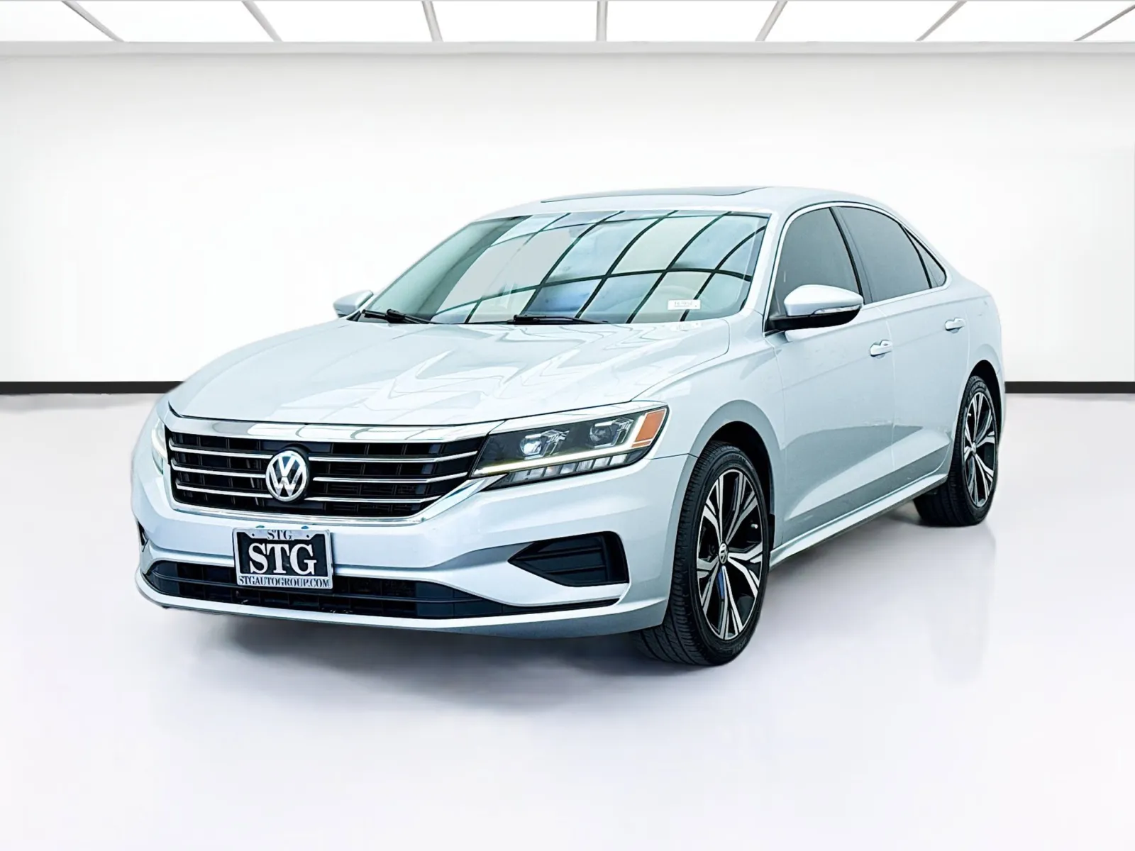 Silver 2021 Volkswagen Passat 2.0T SE for sale in Bellflower, CA