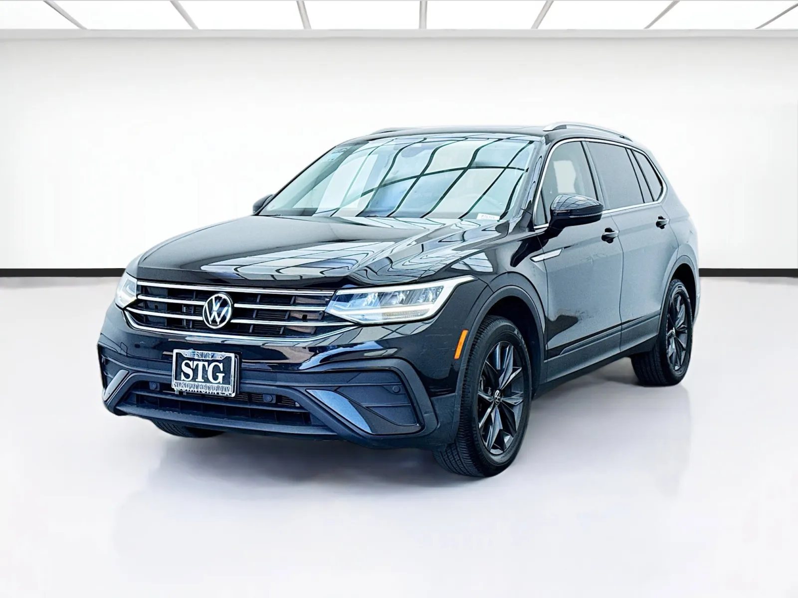 Black 2022 Volkswagen Tiguan 2.0T SE for sale in Bellflower, CA