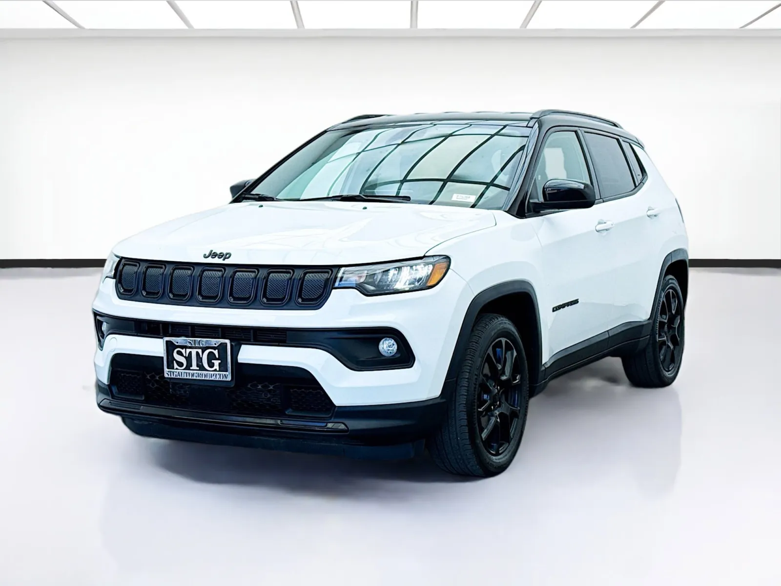 White 2022 Jeep Compass Altitude for sale in Bellflower, CA