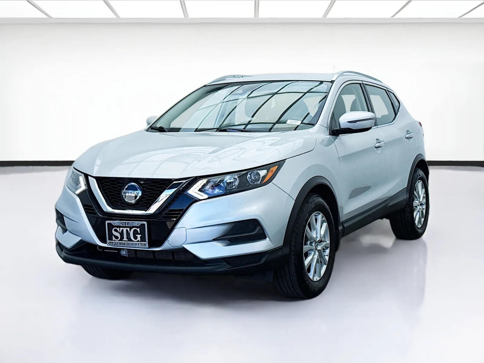 Silver 2020 Nissan Rogue Sport SV for sale in Bellflower, CA