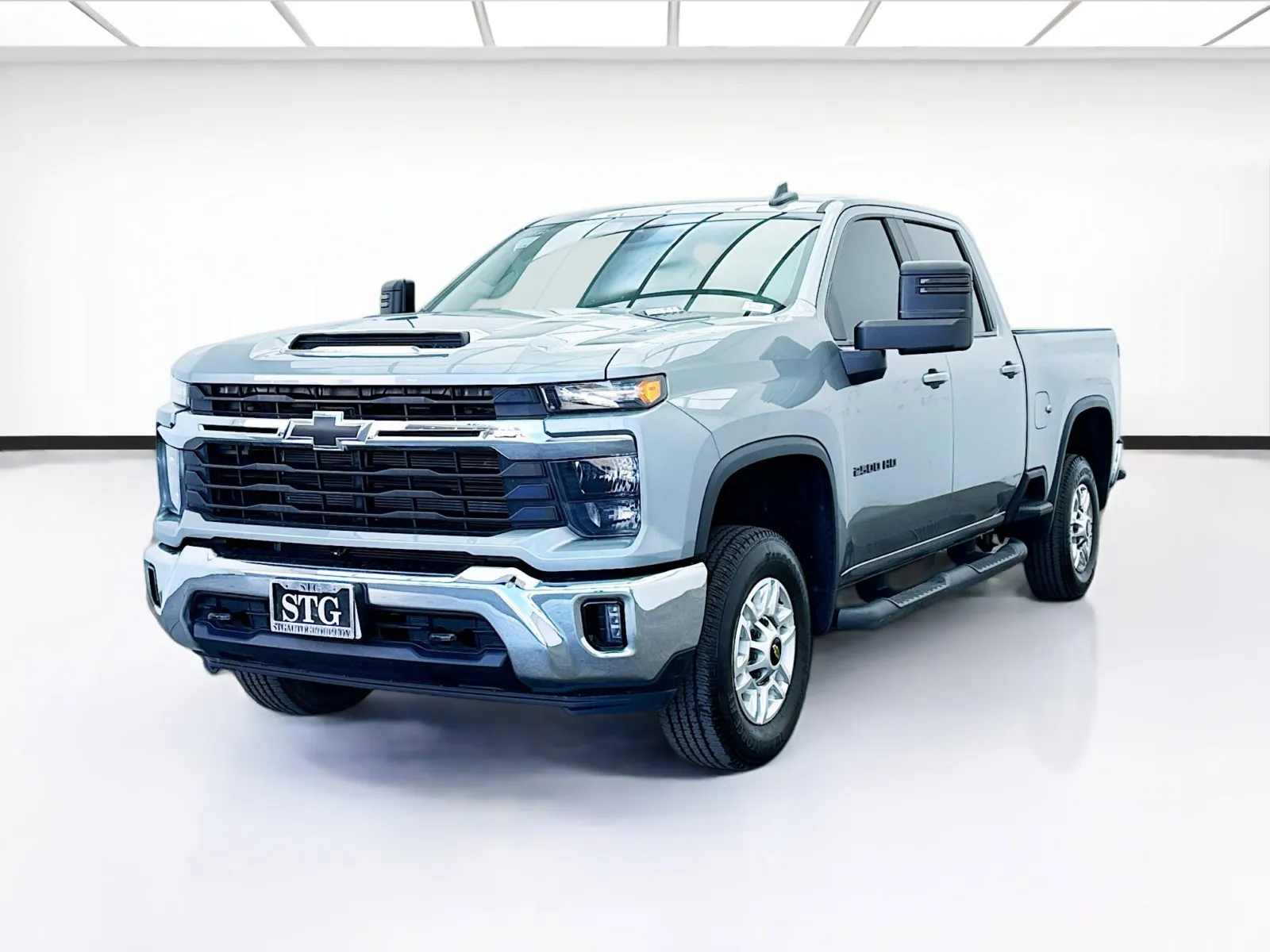 Gray 2024 Chevrolet Silverado 2500HD LT for sale in Bellflower, CA