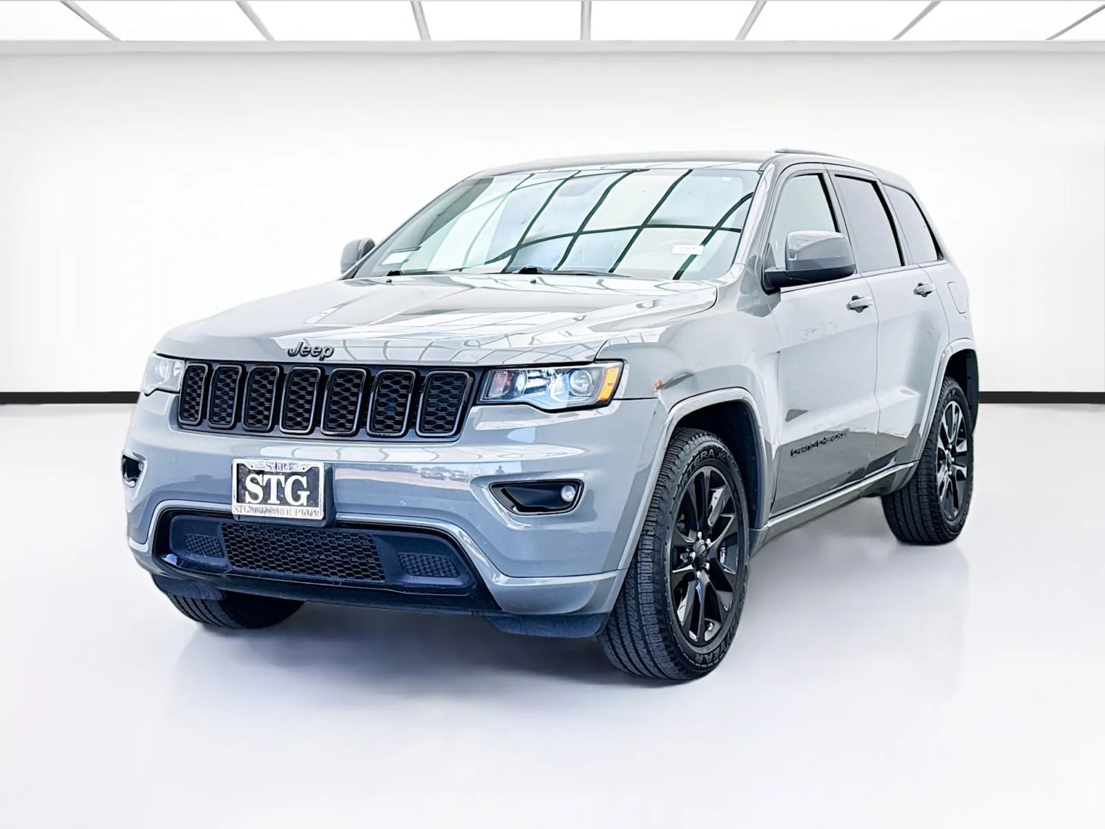 Gray 2020 Jeep Grand Cherokee Altitude for sale in Bellflower, CA