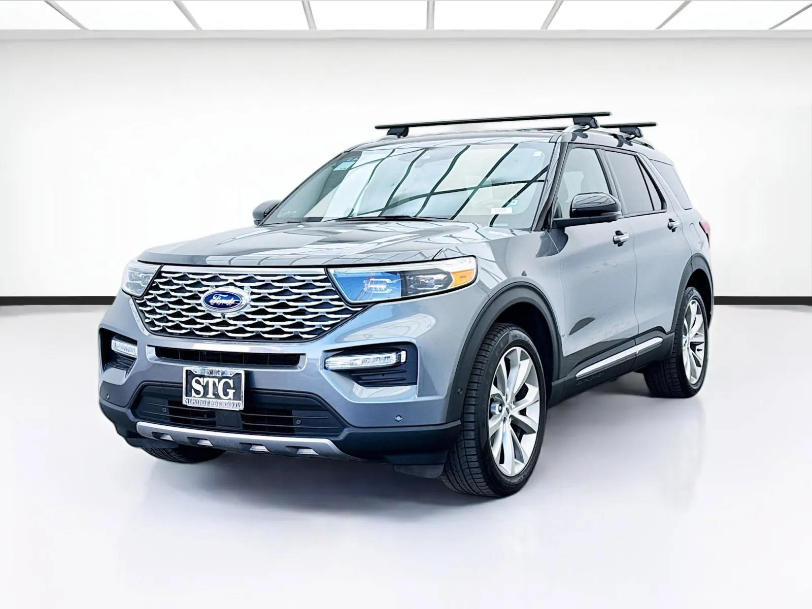 Gray 2022 Ford Explorer Platinum for sale in Bellflower, CA