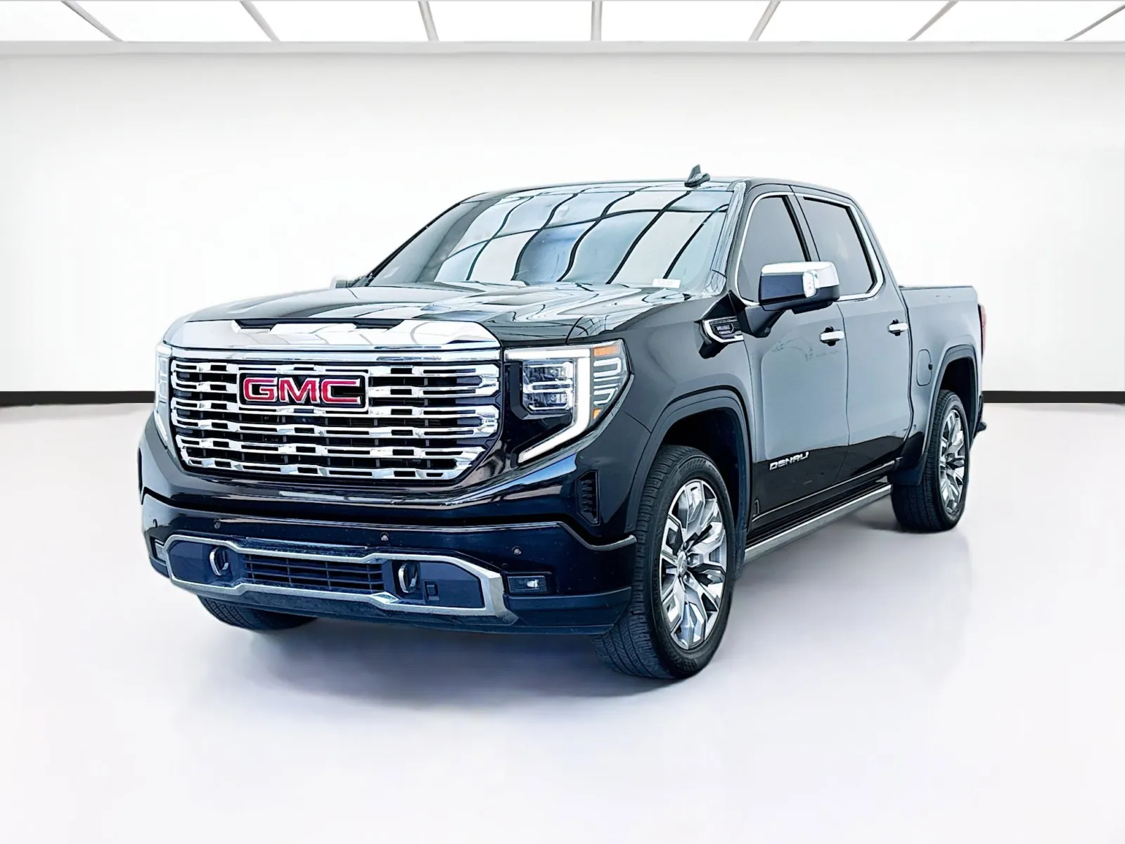 Black 2023 GMC Sierra 1500 Denali for sale in Bellflower, CA