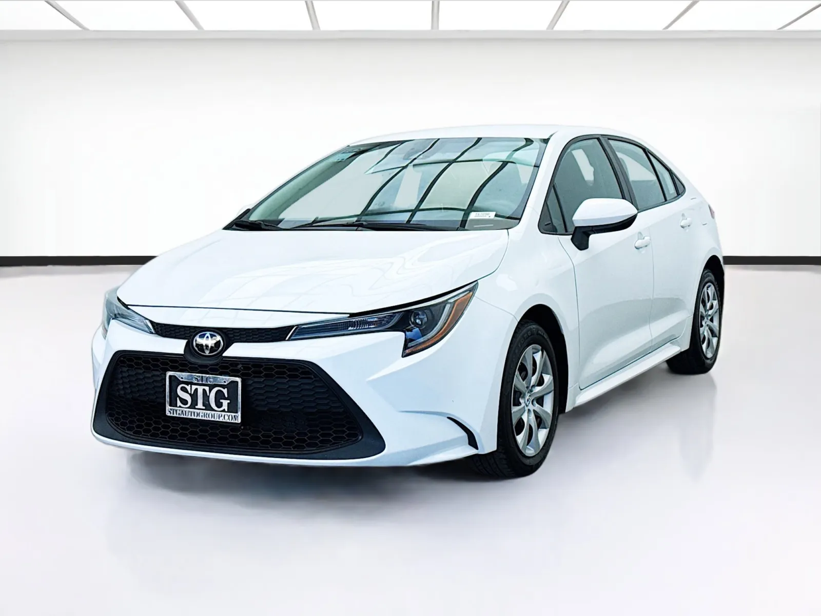 White 2020 Toyota Corolla LE for sale in Bellflower, CA
