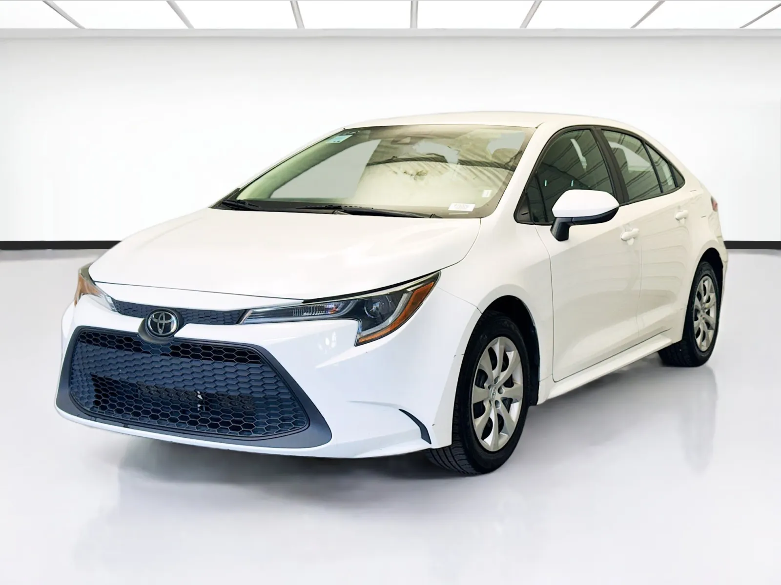 White 2022 Toyota Corolla LE for sale in Bellflower, CA