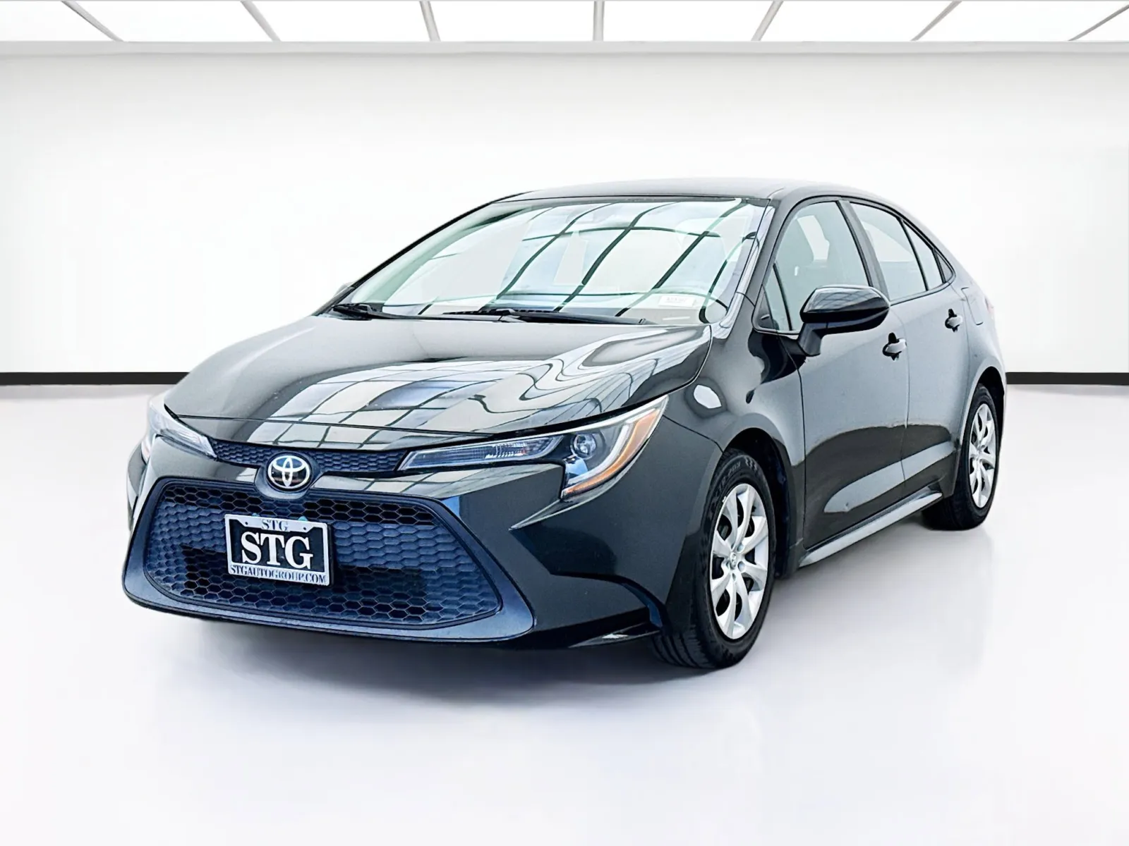 Black 2021 Toyota Corolla LE for sale in Bellflower, CA