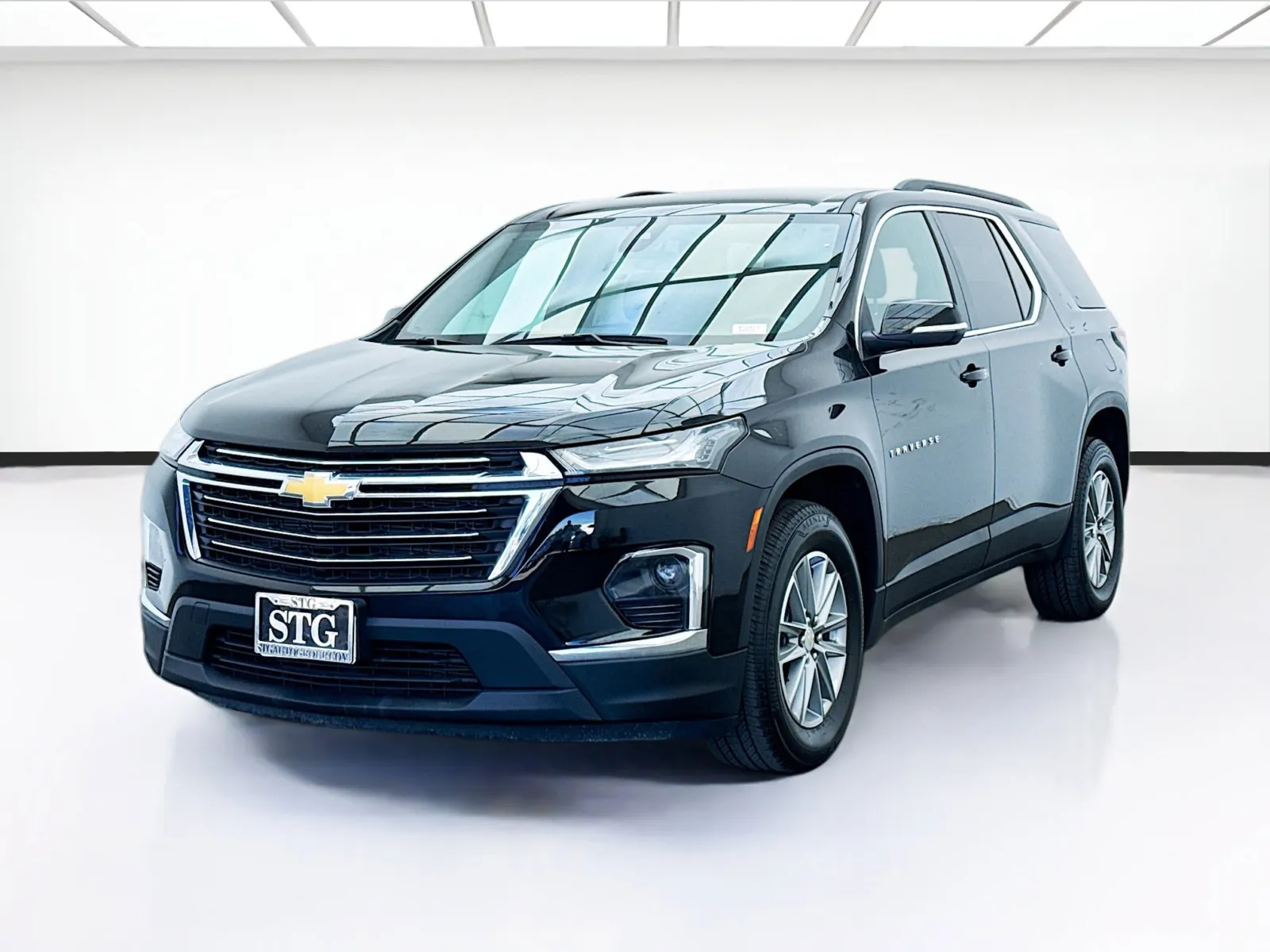 Black 2023 Chevrolet Traverse LT 1LT for sale in Bellflower, CA