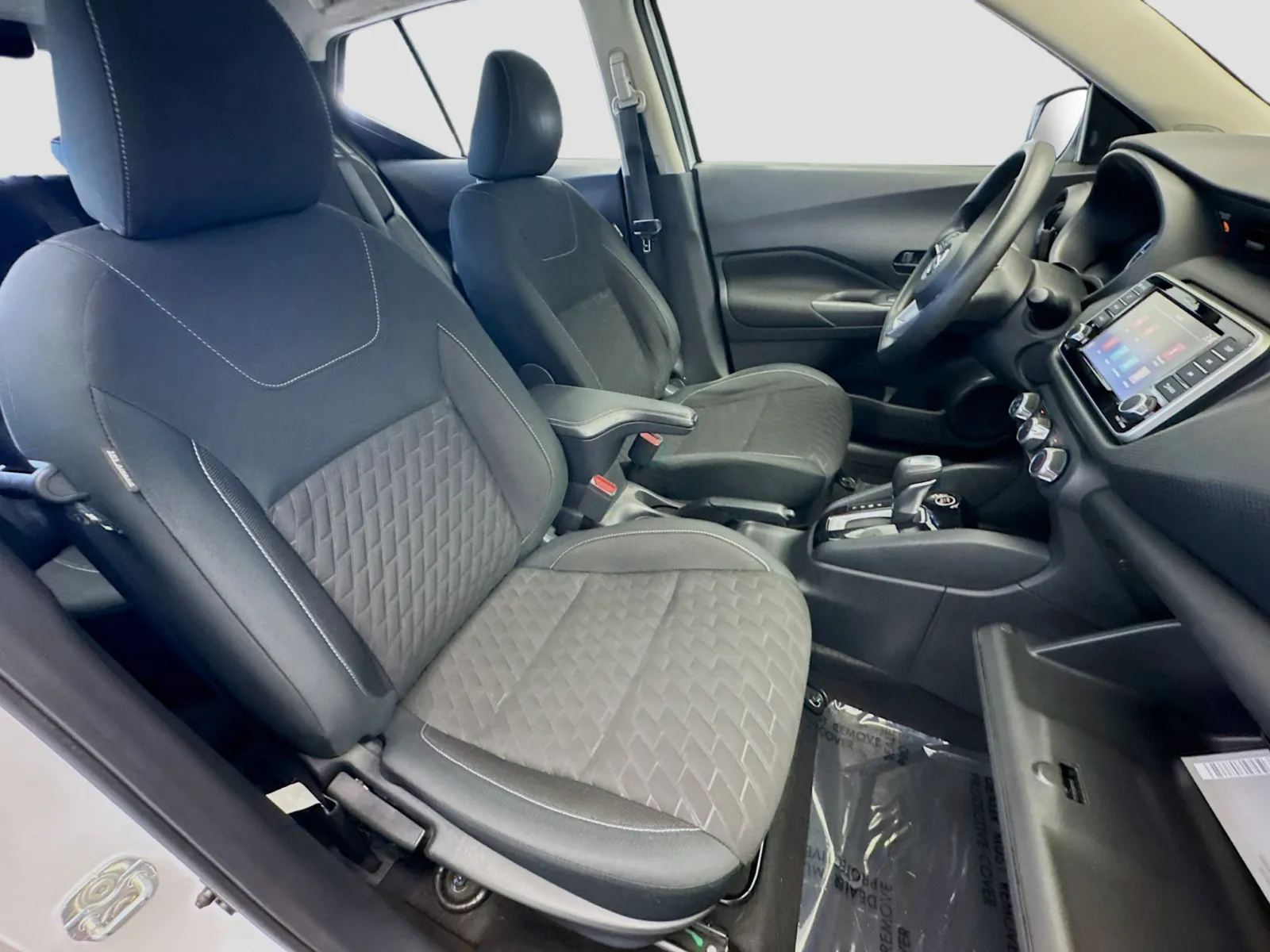 2021 Nissan Kicks S photo 4