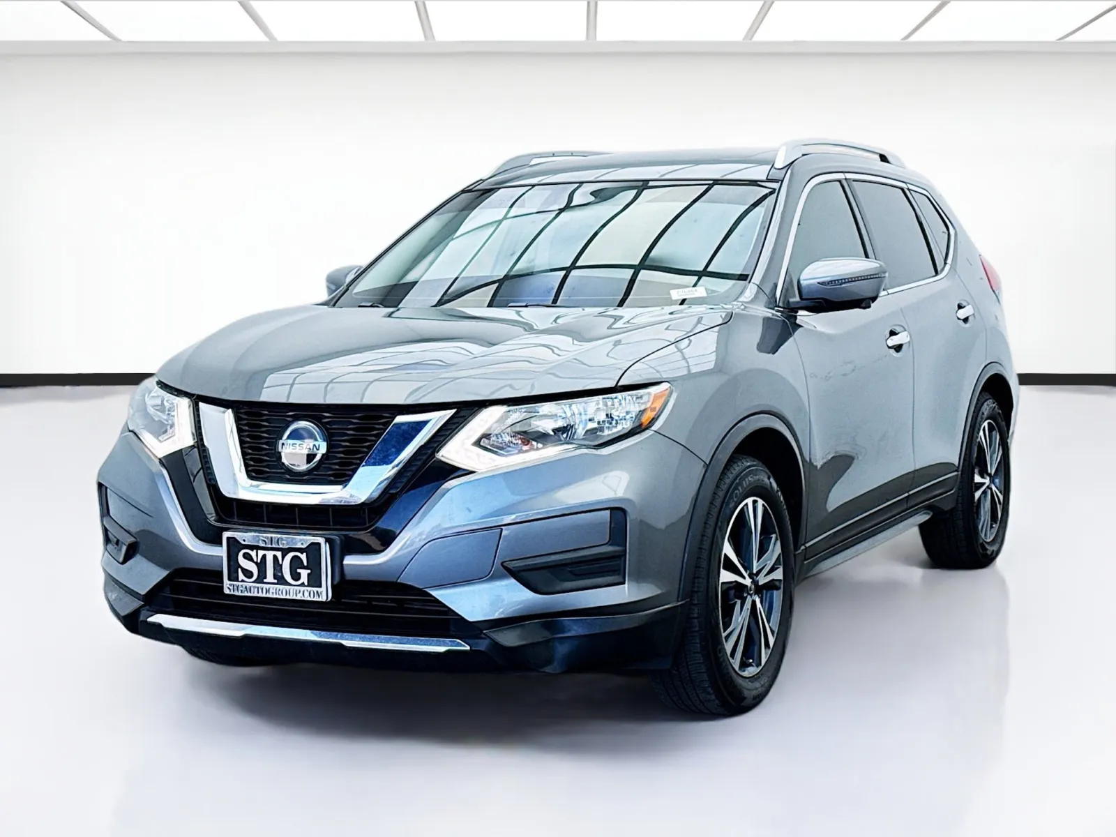 Gray 2019 Nissan Rogue SV for sale in Bellflower, CA