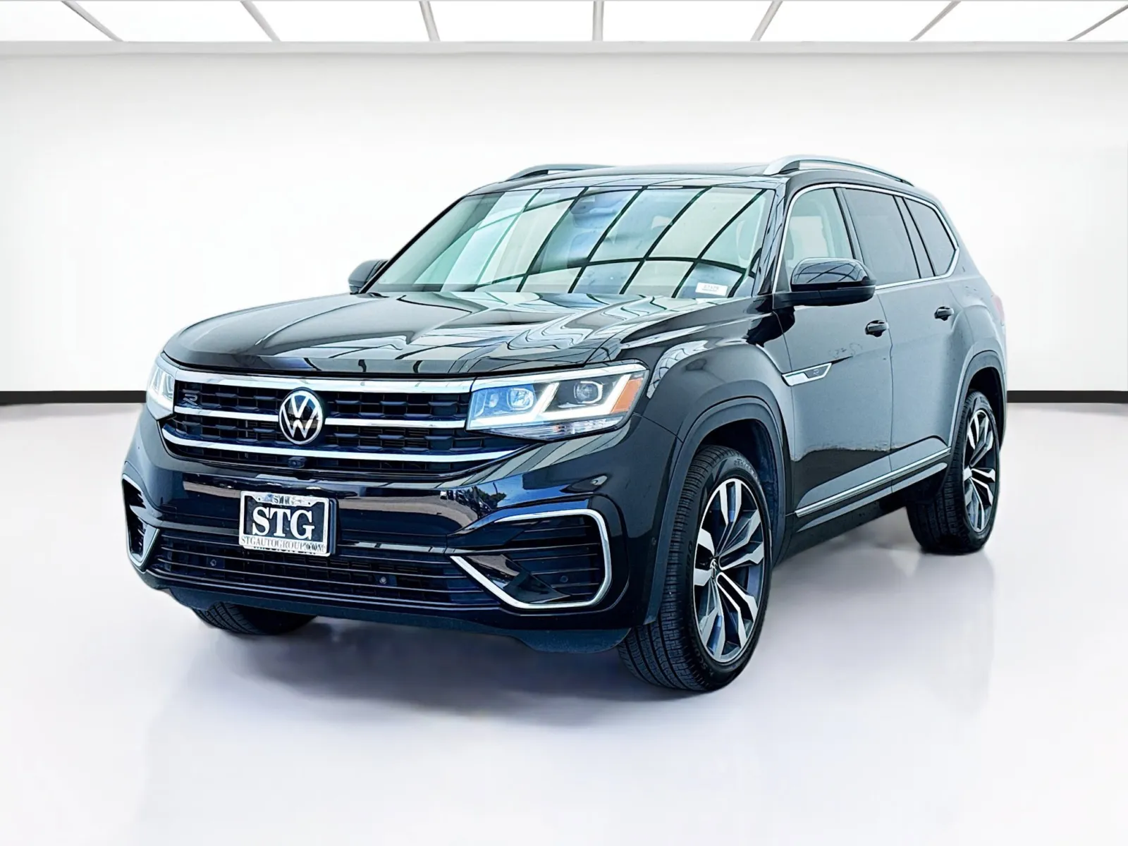 Black 2022 Volkswagen Atlas 3.6L V6 SEL Premium R-Line for sale in Bellflower, CA