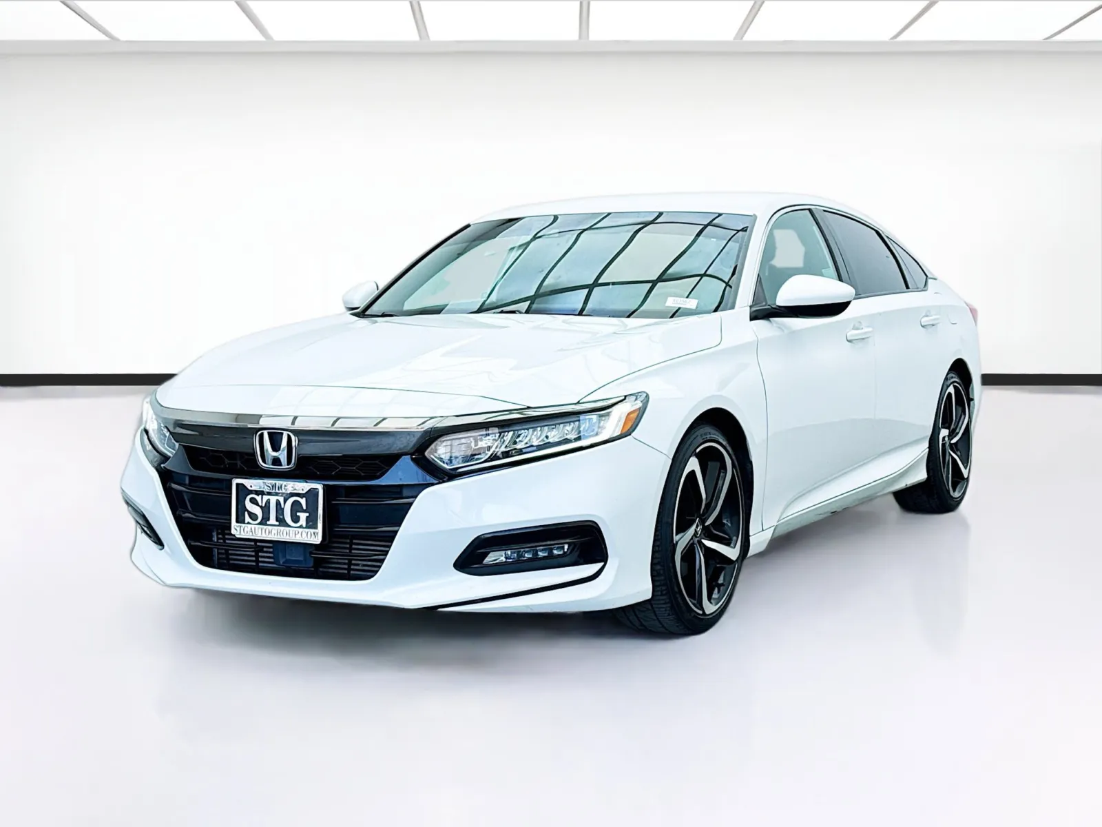 White 2018 Honda Accord Sedan Sport for sale in Bellflower, CA