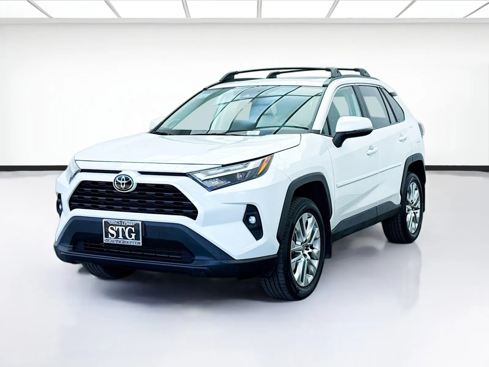 White 2023 Toyota RAV4 XLE Premium for sale in Bellflower, CA