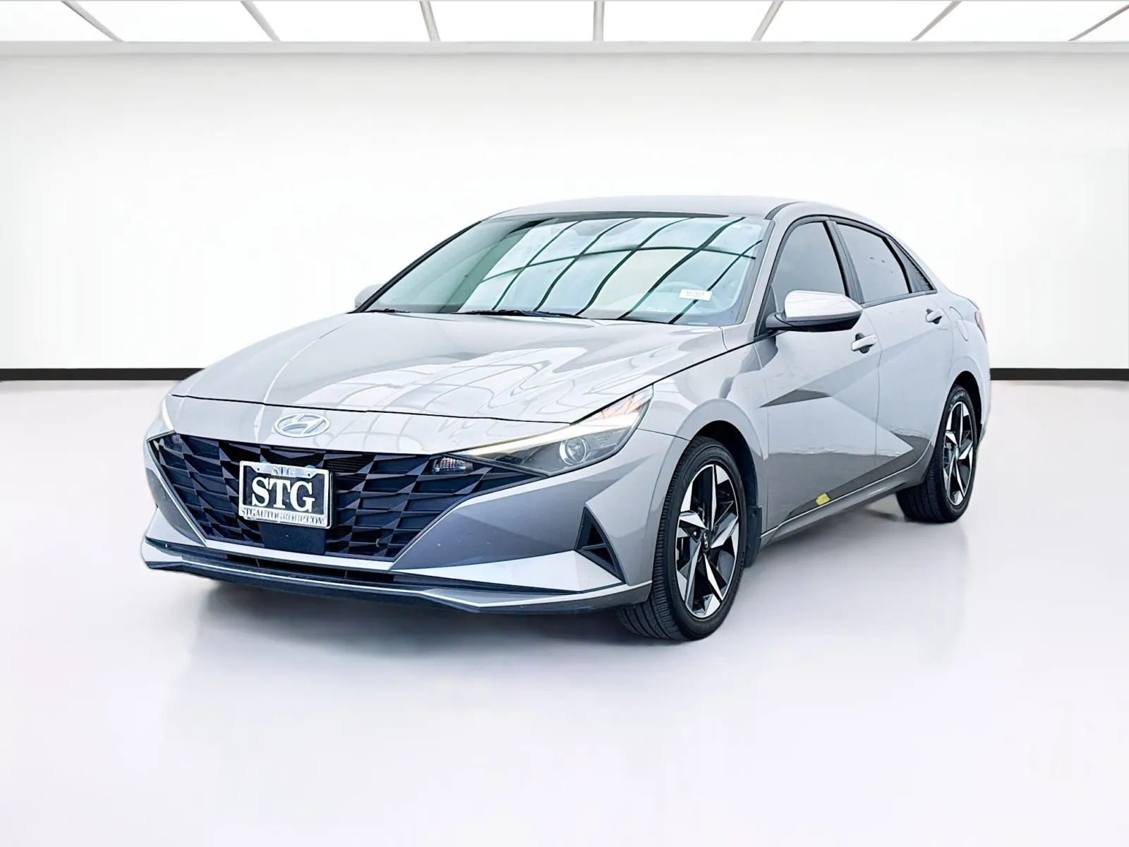 Silver 2023 Hyundai Elantra SEL for sale in Bellflower, CA