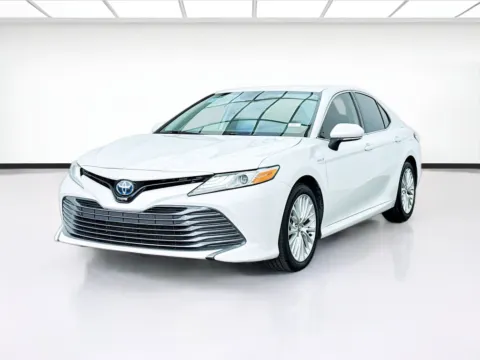 White 2020 Toyota Camry XLE for sale in Bellflower, CA