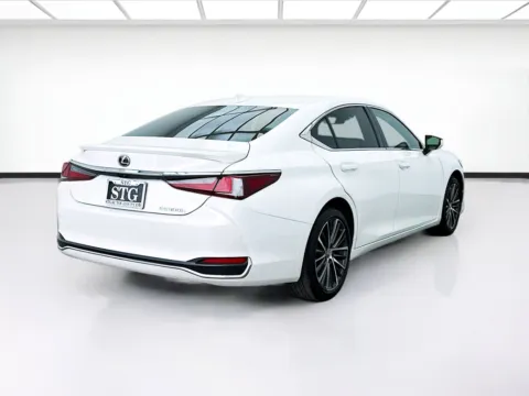 More photos of 2023 Lexus ES 300h at STG Bellflower, CA