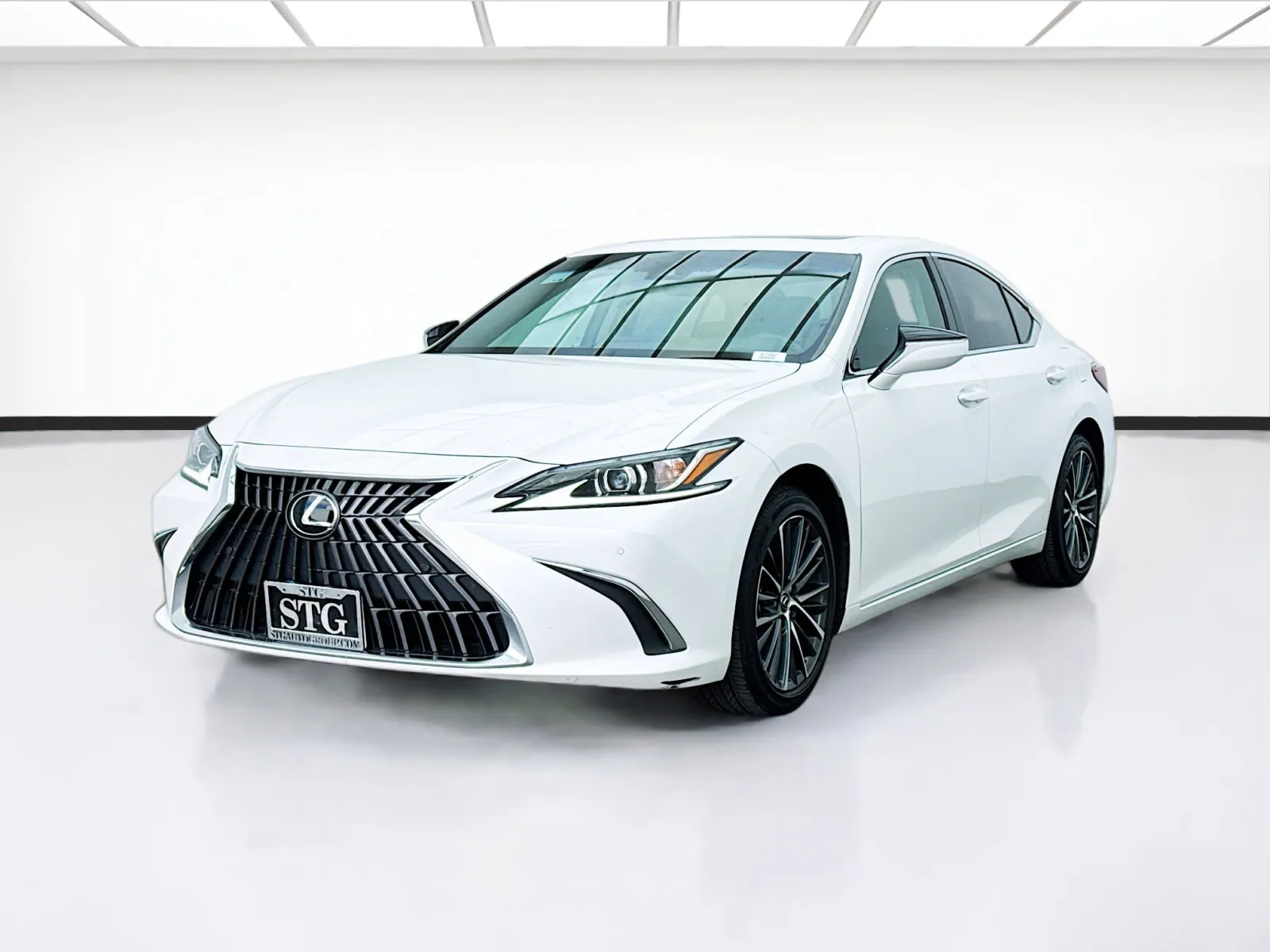 White 2023 Lexus ES 300h for sale in Bellflower, CA
