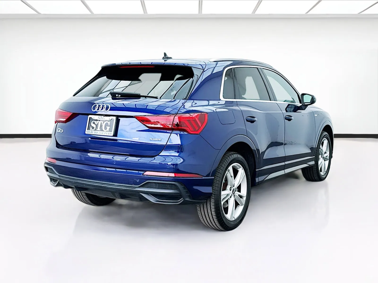2021 Audi Q3 S line Premium Plus photo 2
