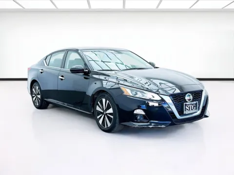 Another view of 2019 Nissan Altima 2.5 SL for sale in Bellflower, CA at STG Bellflower