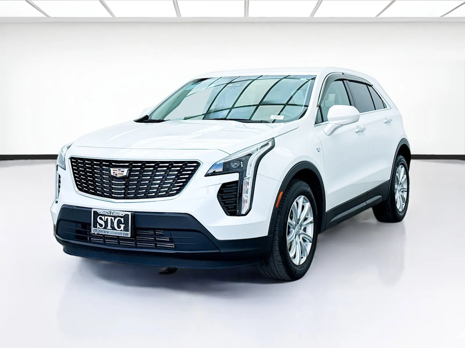 White 2023 Cadillac XT4 Luxury for sale in Bellflower, CA