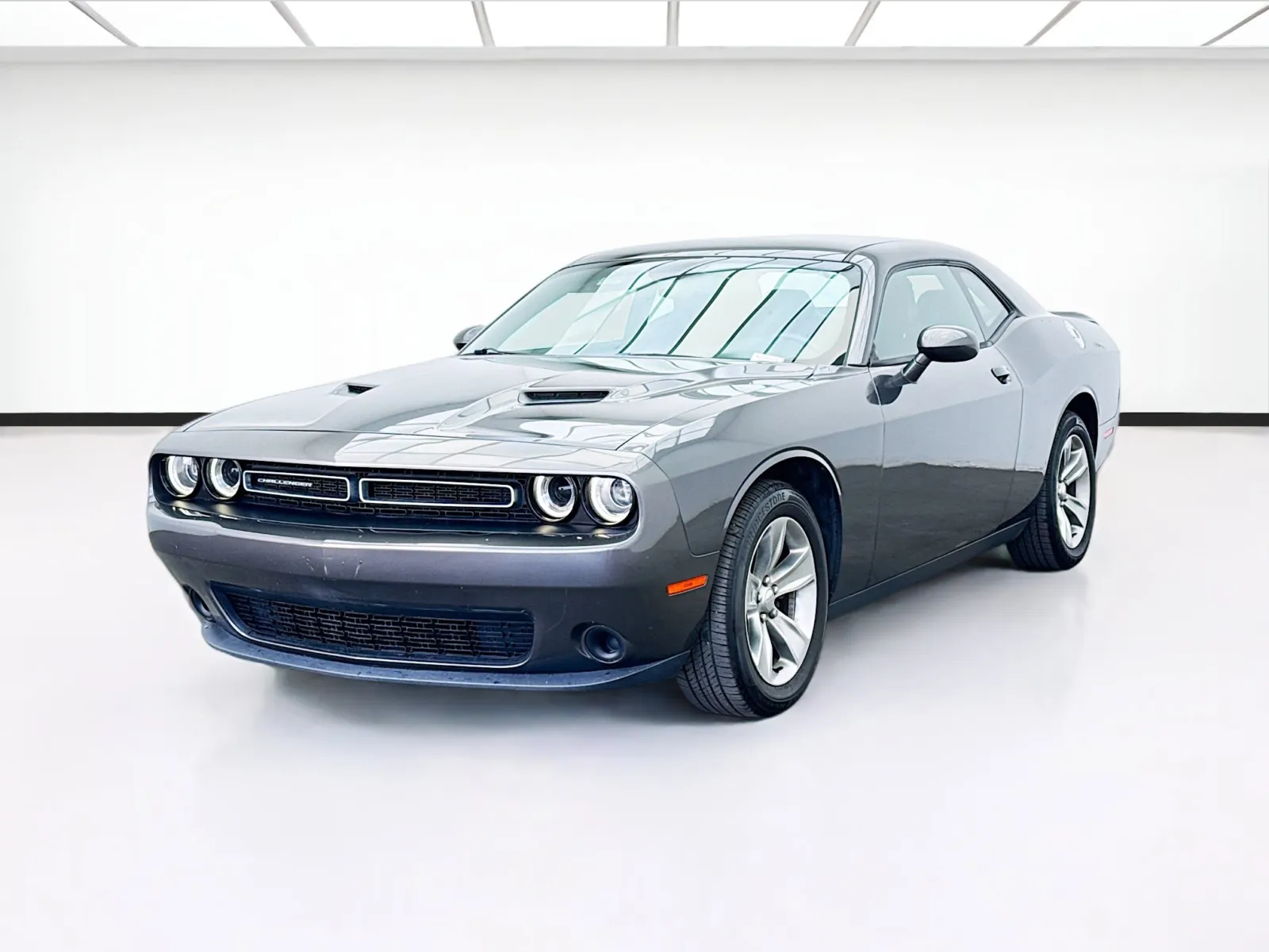 Gray 2019 Dodge Challenger SXT for sale in Bellflower, CA