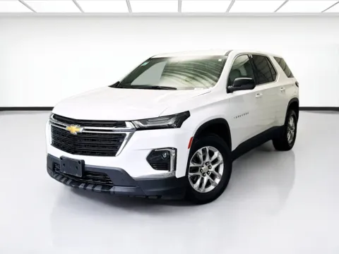 White 2023 Chevrolet Traverse LS for sale in Bellflower, CA