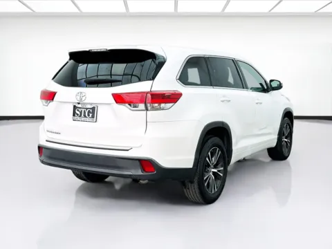 More photos of 2018 Toyota Highlander LE at STG Bellflower, CA