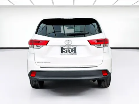 More photos of 2018 Toyota Highlander LE at STG Bellflower, CA