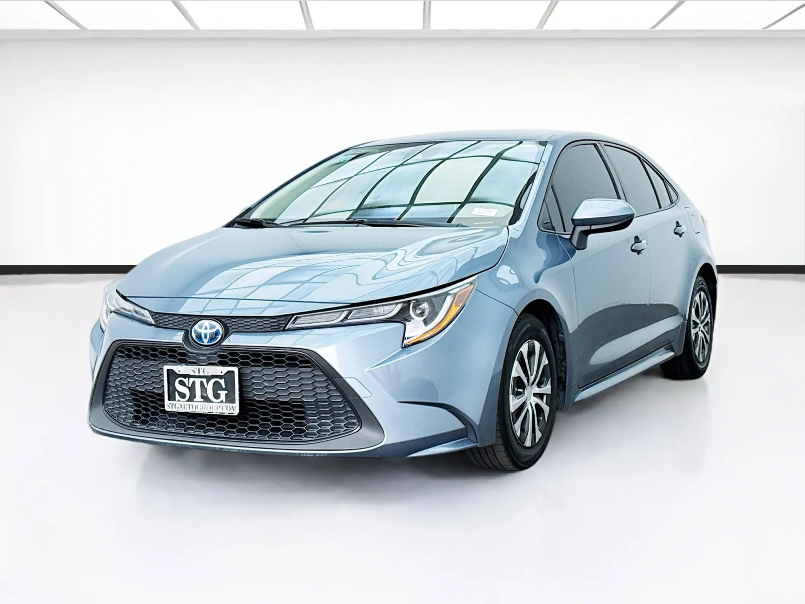 Gray 2022 Toyota Corolla LE for sale in Bellflower, CA
