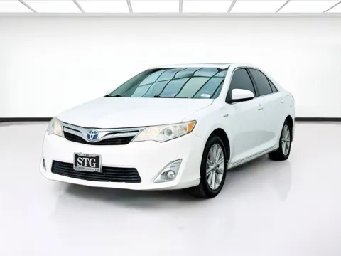 White 2012 Toyota Camry Hybrid XLE for sale in Bellflower, CA