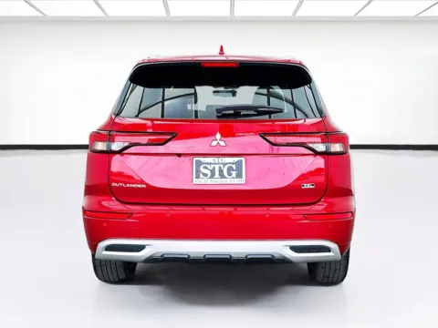More photos of 2022 Mitsubishi Outlander SEL at STG Bellflower, CA