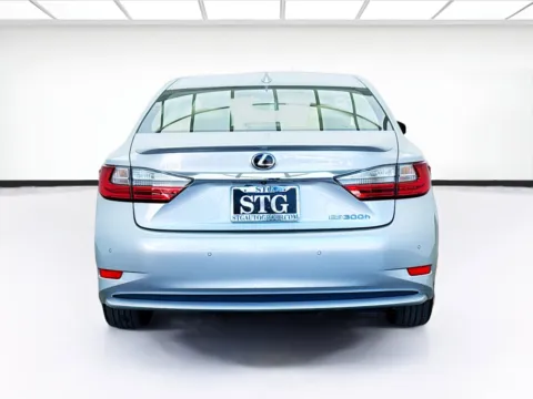 More photos of 2016 Lexus ES 300h at STG Bellflower, CA