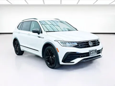 Another view of 2022 Volkswagen Tiguan 2.0T SE R-Line Black for sale in Bellflower, CA at STG Bellflower
