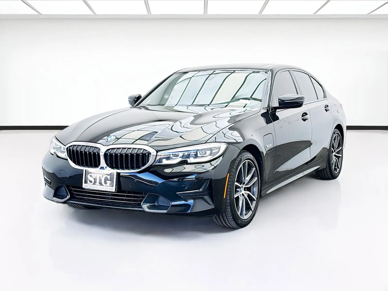 Black 2022 BMW 3 Series 330e iPerformance for sale in Bellflower, CA