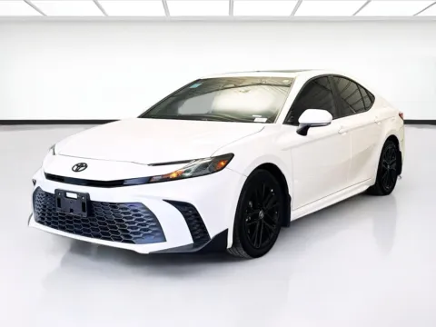 White 2025 Toyota Camry SE for sale in Bellflower, CA