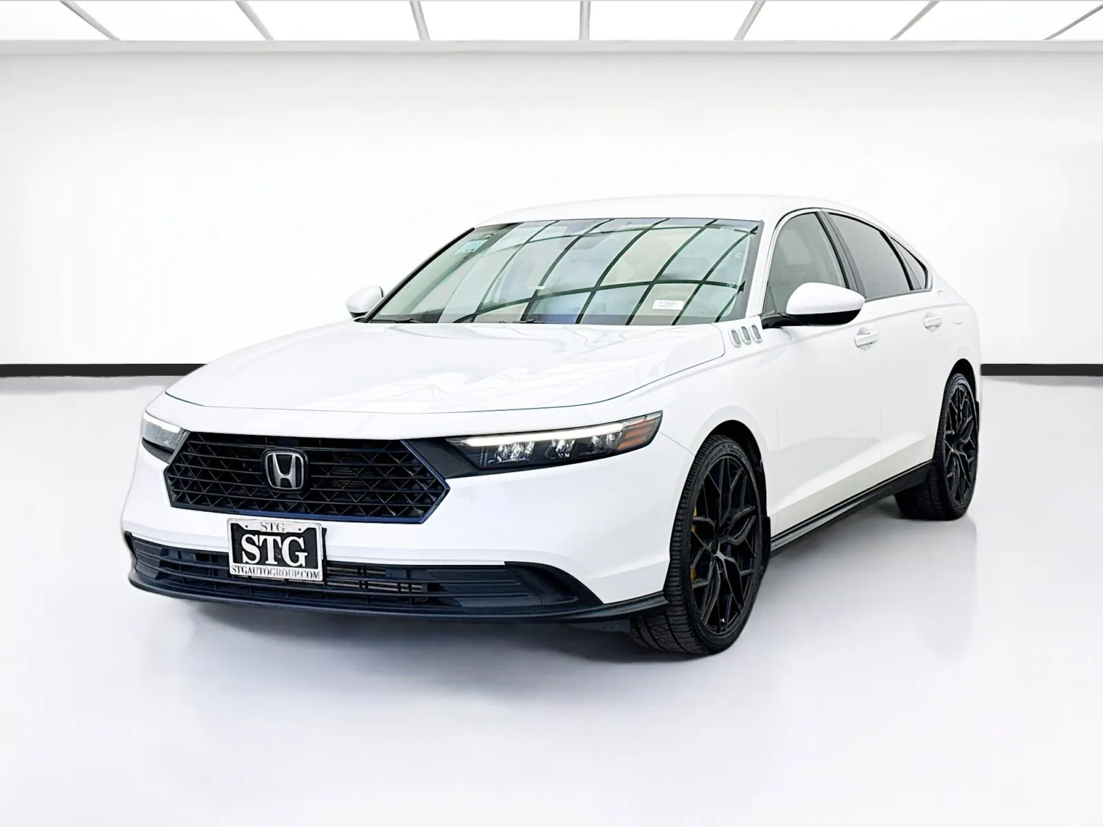 White 2024 Honda Accord Sedan LX for sale in Bellflower, CA