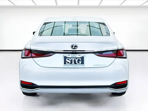 More photos of 2024 Lexus ES at STG Bellflower, CA