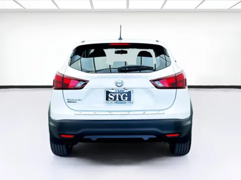 More photos of 2018 Nissan Rogue Sport S at STG Bellflower, CA