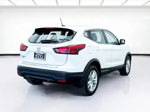 More photos of 2018 Nissan Rogue Sport S at STG Bellflower, CA