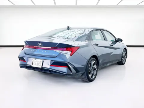 More photos of 2024 Hyundai Elantra Hybrid Limited at STG Bellflower, CA