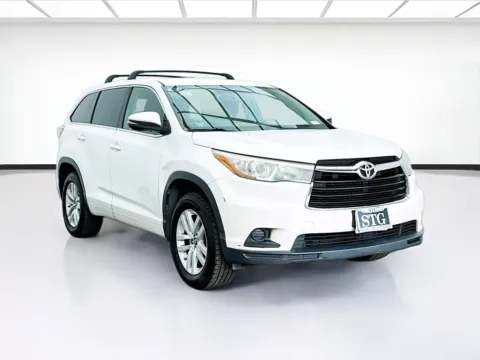 Another view of 2016 Toyota Highlander LE for sale in Bellflower, CA at STG Bellflower