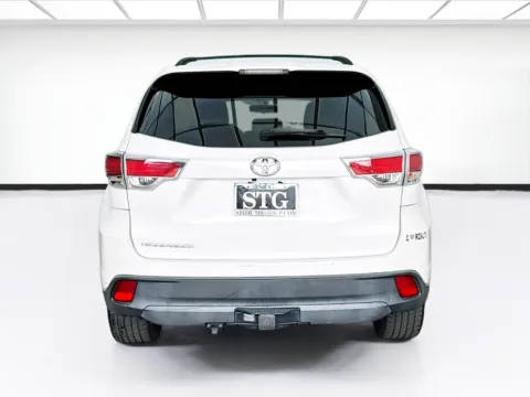 More photos of 2016 Toyota Highlander LE at STG Bellflower, CA