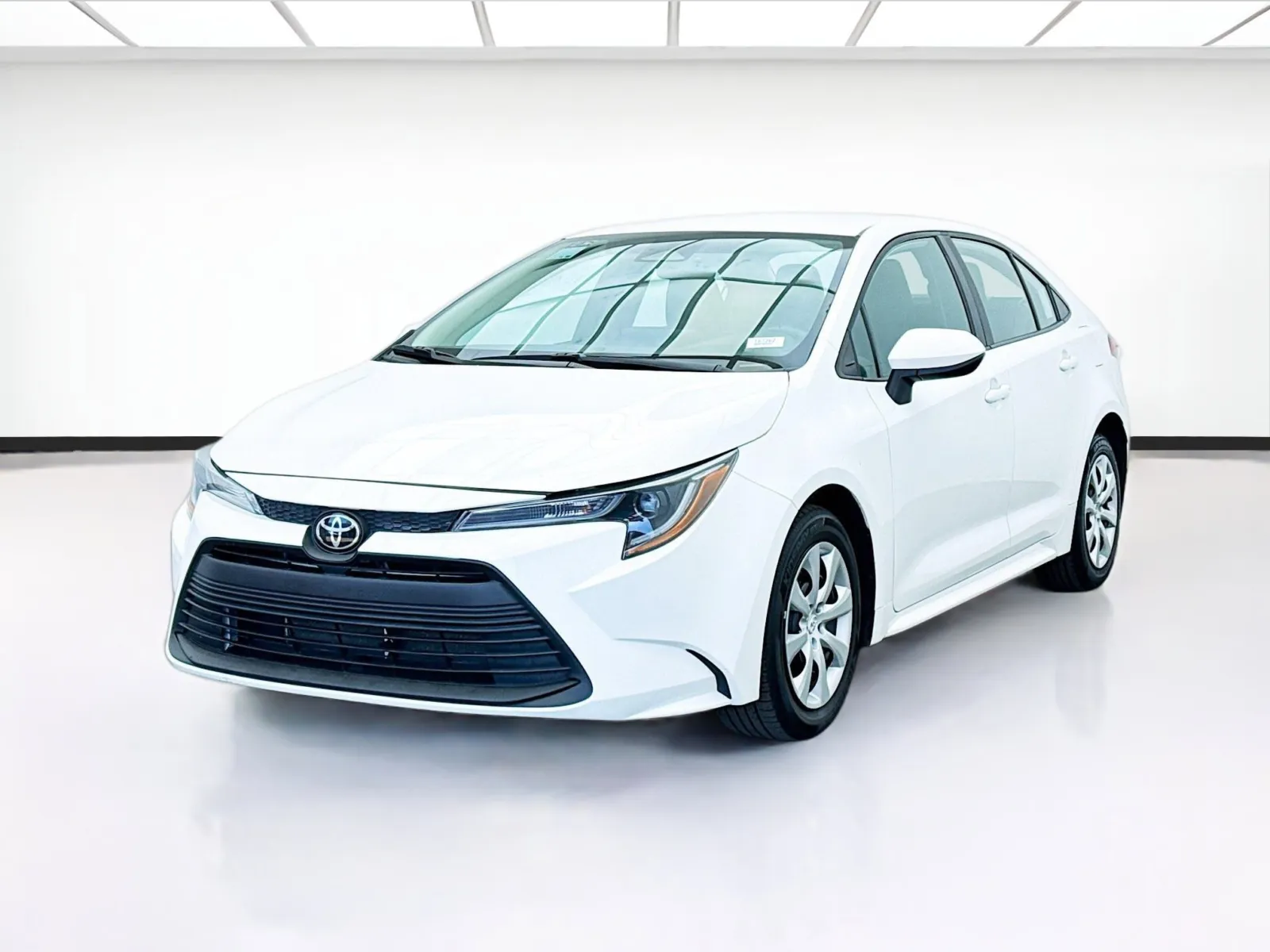 White 2024 Toyota Corolla LE for sale in Bellflower, CA